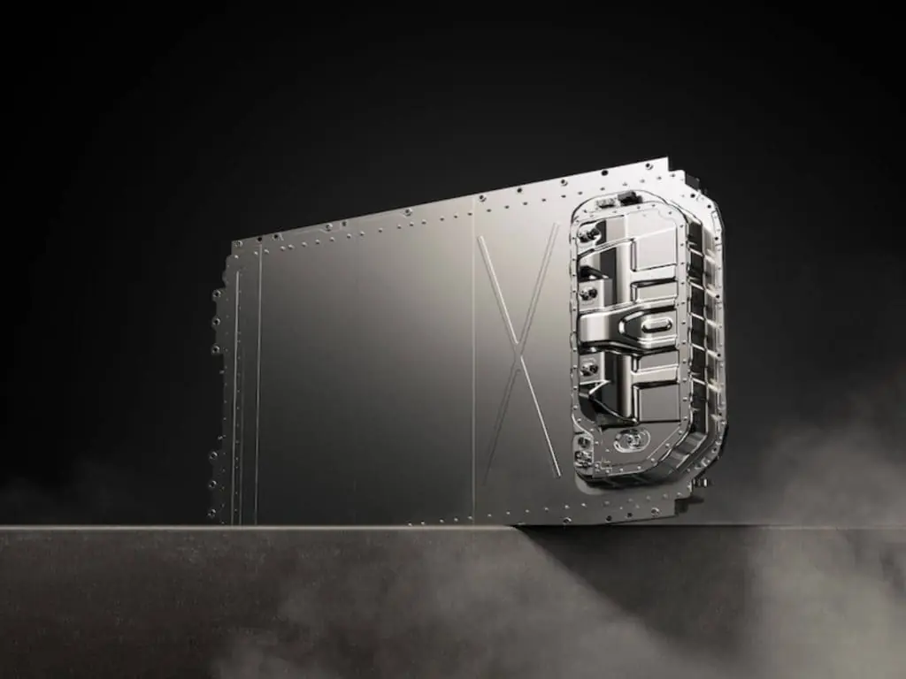Xiaomi показала міцність батареї електроседана SU7 Ultra… за допомогою кавуна — photo 3