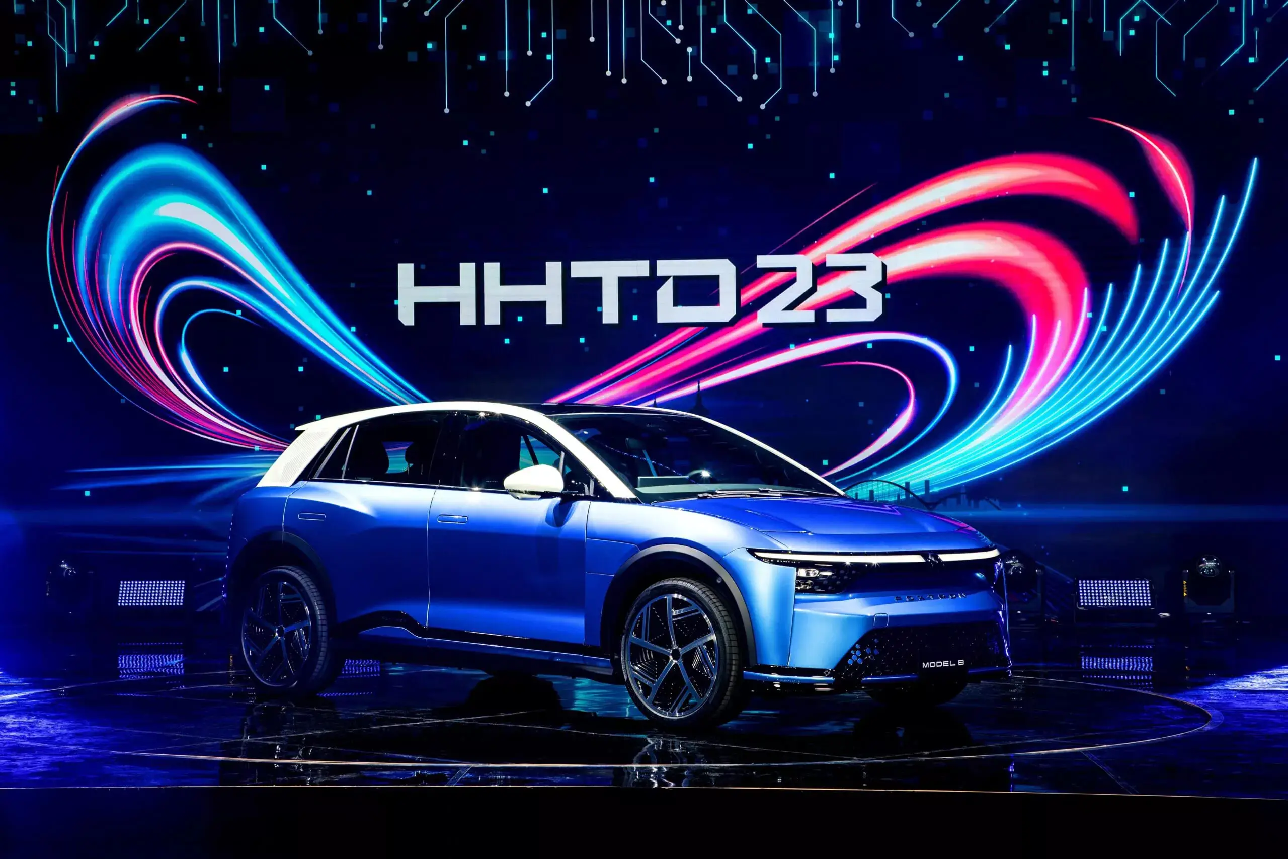 Foxconn виходить на ринок електромобілів — photo 34863
