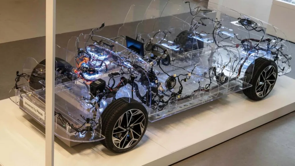 Hyundai анонсирует Pleos: электронный мозг для умных авто будущего — photo 3