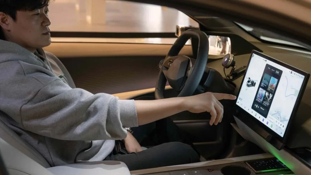 Hyundai анонсирует Pleos: электронный мозг для умных авто будущего — photo 4