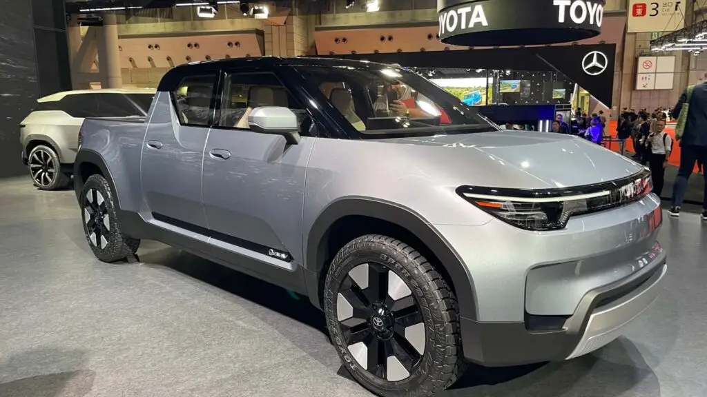 Toyota офіційно підтвердила випуск електричного пікапа — photo 3