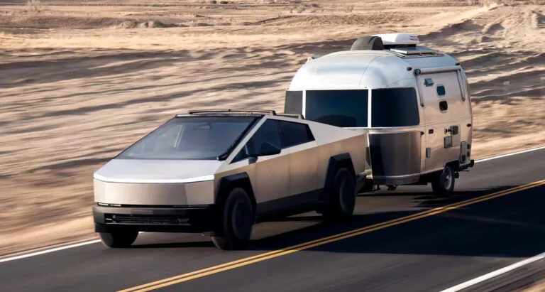 Cybertruck від Tesla більше не позує на фоні марсіанських пейзажів — photo 38823