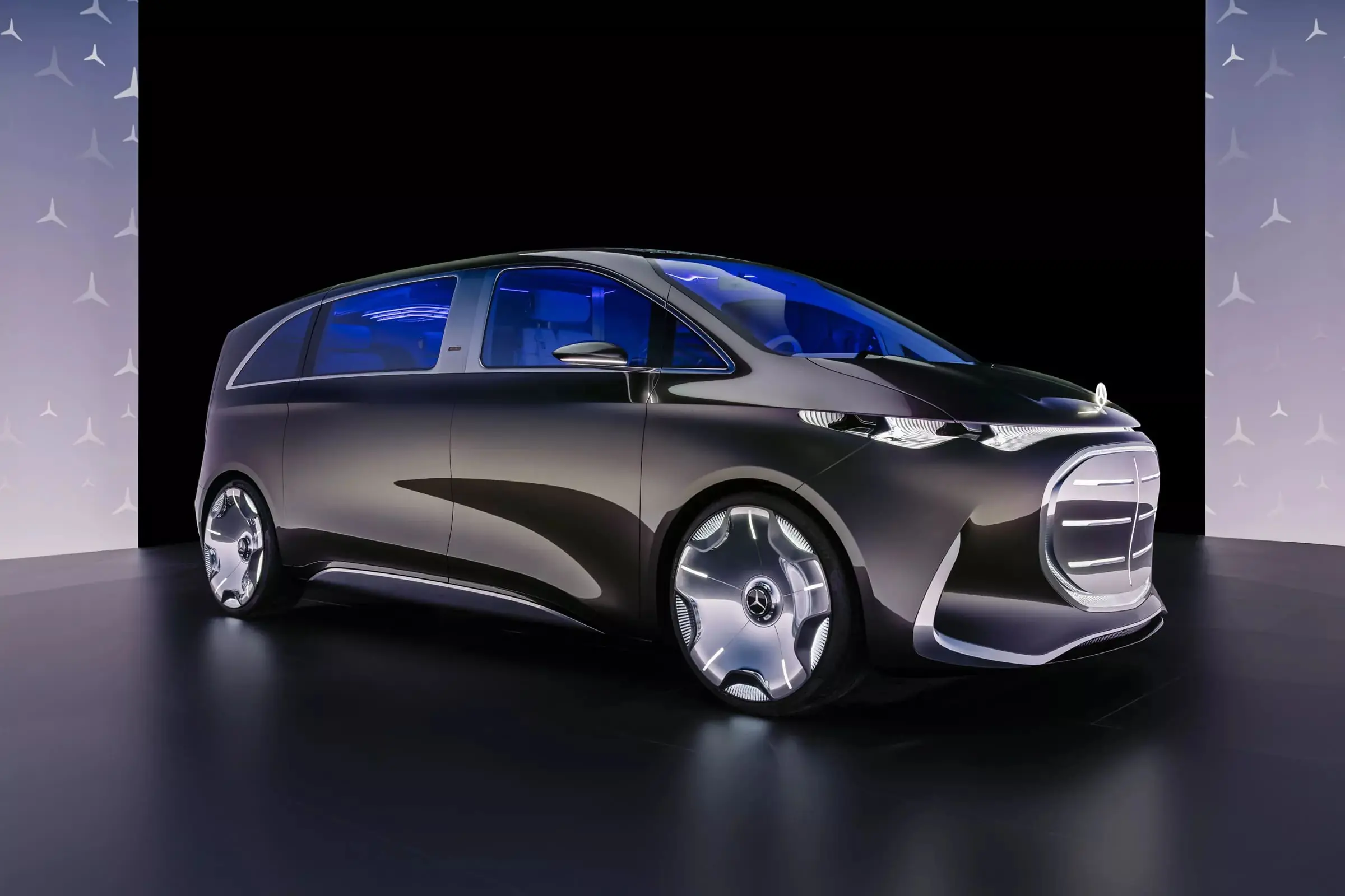 Mercedes представил концепт электрического минивэна Vision V — photo 38682