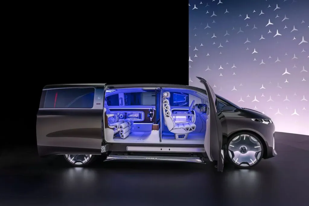 Mercedes представив концепт електричного мінівена Vision V — photo 3