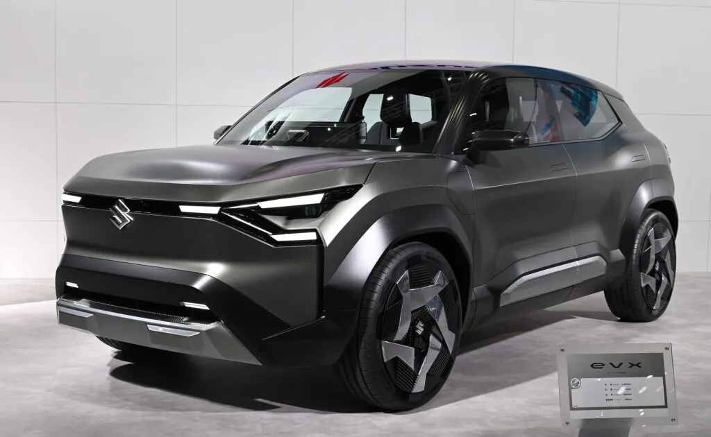 Suzuki офіційно представила свій перший електрокросовер e Vitara! — photo 2