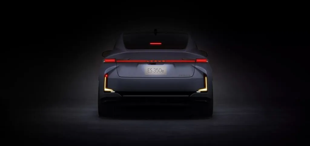 Lexus представив ES восьмого покоління: вперше – з повністю електричними версіями — photo 8