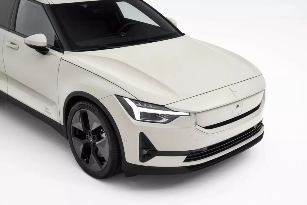 Оновлений Polestar 2 ззовні не змінився, але має важливі зміни всередині — photo 2