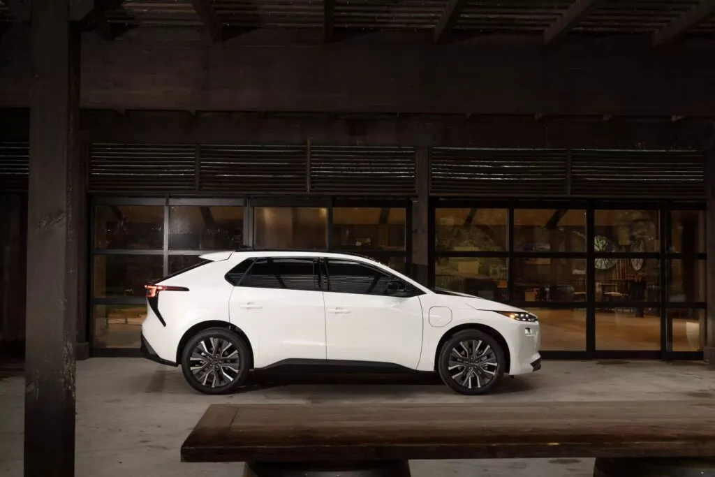 Subaru оновила свій електричний кросовер Solterra – тепер він потужніший, витриваліший і привабливіший — photo 4