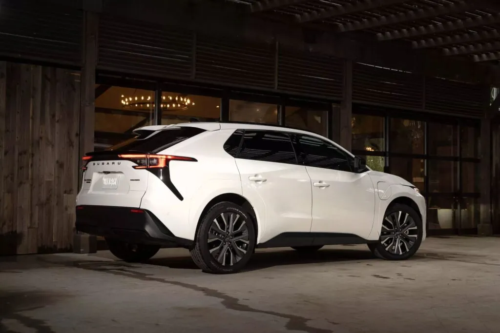 Subaru оновила свій електричний кросовер Solterra – тепер він потужніший, витриваліший і привабливіший — photo 5