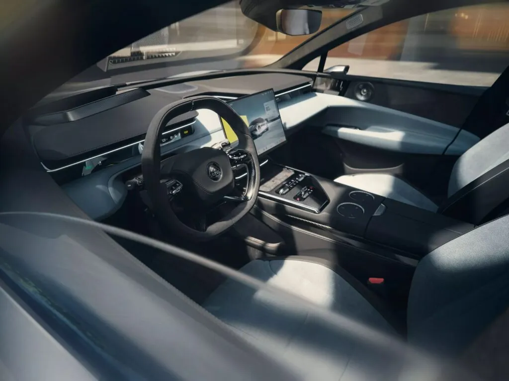 Lotus представив оновлені Eletre та Emeya з новими потужними версіями — photo 5
