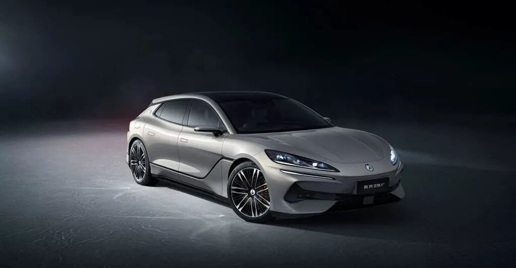 Очільниця BYD стверджує: Z9 GT – «вдесятеро кращий» за преміум-конкурентів — photo 3