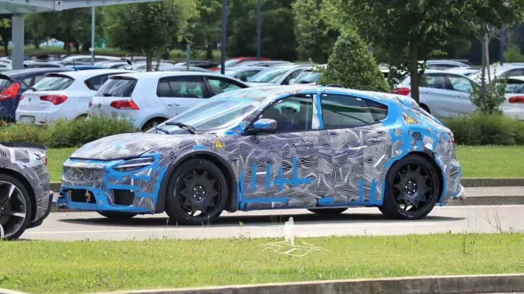 Перший електромобіль Ferrari матиме віртуальні передачі та штучний рев двигуна — photo 3
