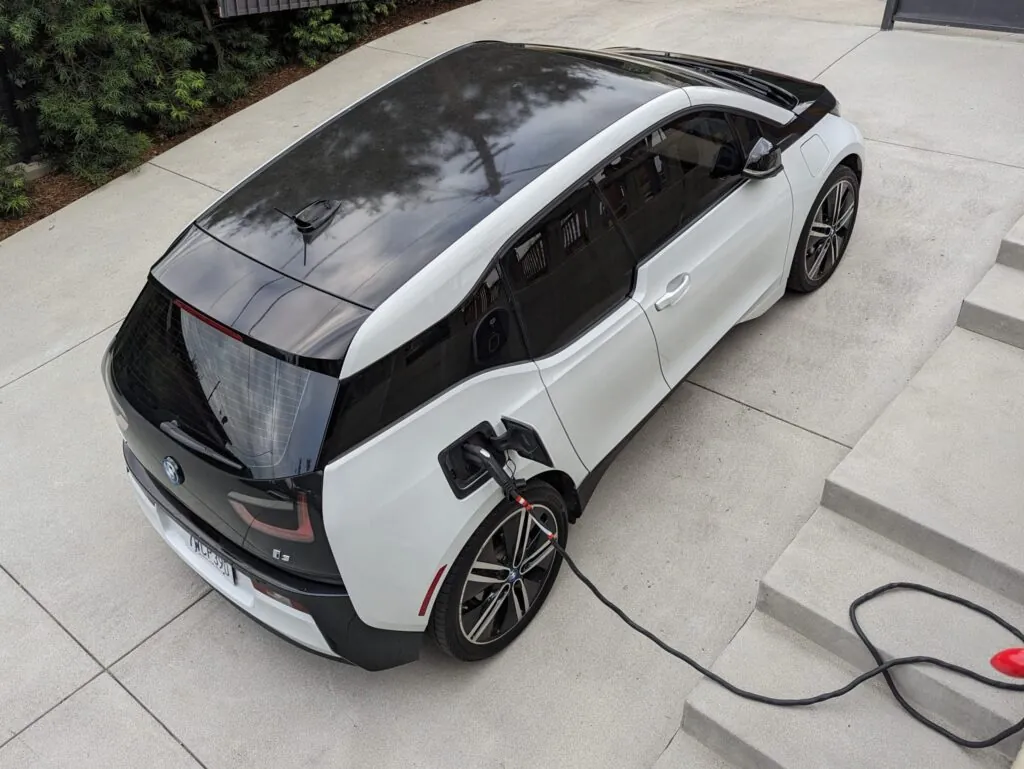 Высокоплотные элементы питания CATL удваивают запас хода BMW i3 — photo 5 Высокоплотные элементы питания CATL удваивают запас хода BMW i3 — photo 5