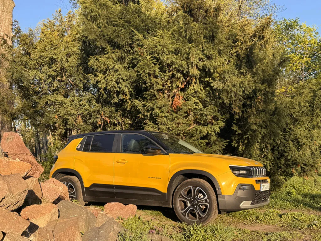 Огляд Jeep Avenger: “Месник” на дієті або що Ви знаєте про Ефект Баадера-Майнгофа — photo 5