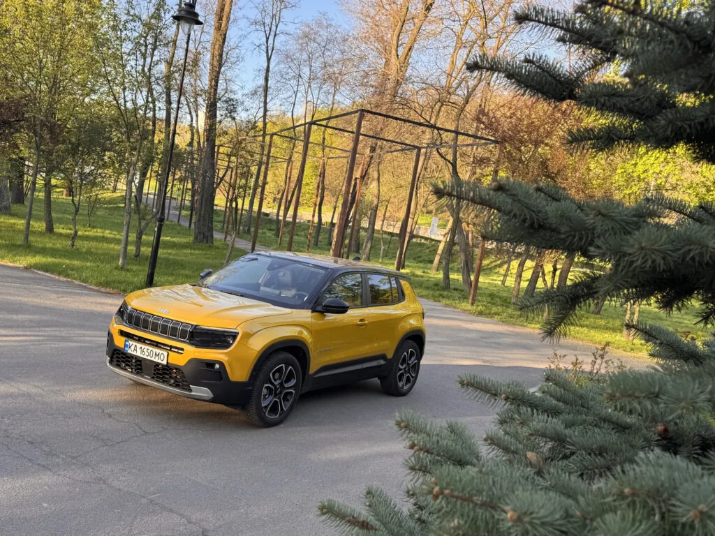 Огляд Jeep Avenger: “Месник” на дієті або що Ви знаєте про Ефект Баадера-Майнгофа — photo 2