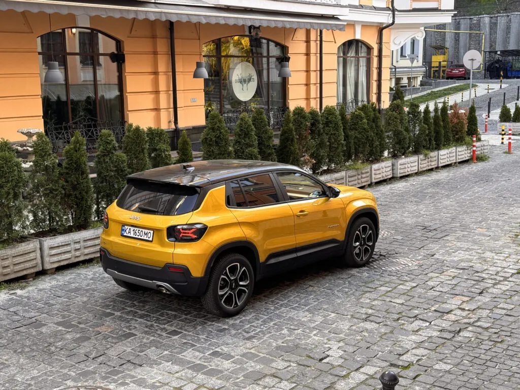 Огляд Jeep Avenger: “Месник” на дієті або що Ви знаєте про Ефект Баадера-Майнгофа — photo 21