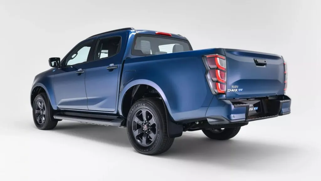 Isuzu офіційно представив свій електричний пікап D-Max EV — photo 5