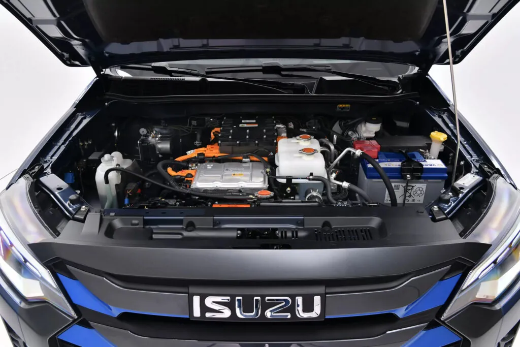 Isuzu офіційно представив свій електричний пікап D-Max EV — photo 3