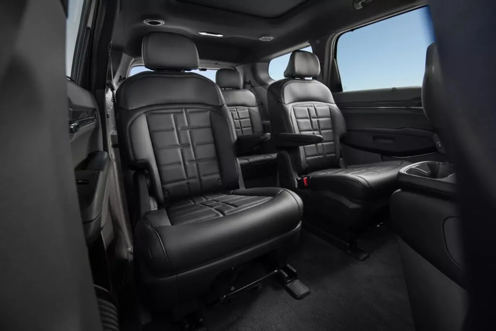Kia EV9 Nightfall Edition: особлива версія електричного SUV, яка дійсно стала швидшою — photo 4
