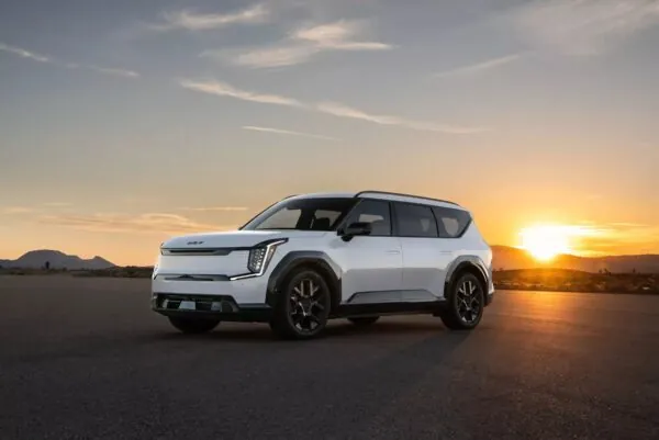 Kia EV9 Nightfall Edition: особлива версія електричного SUV, яка дійсно стала швидшою — photo 38297