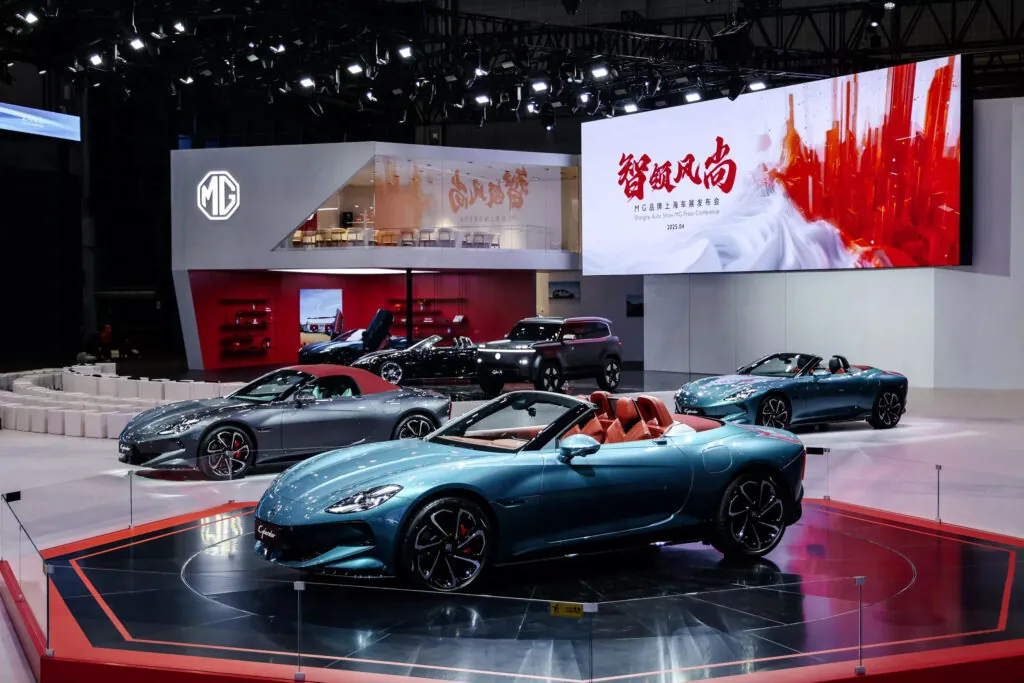 MG запускає у виробництво електричне купе Cyber GTS — photo 6