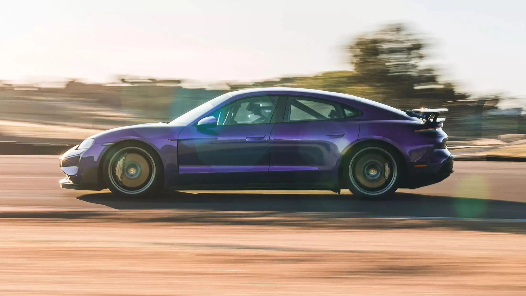 Porsche Taycan Turbo GT Weissach – самый быстрый электрокар в истории Motor Trend — photo 36182