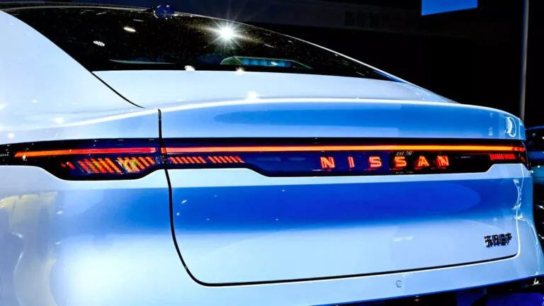 Уханьський завод Nissan під загрозою зупинки — photo 39653