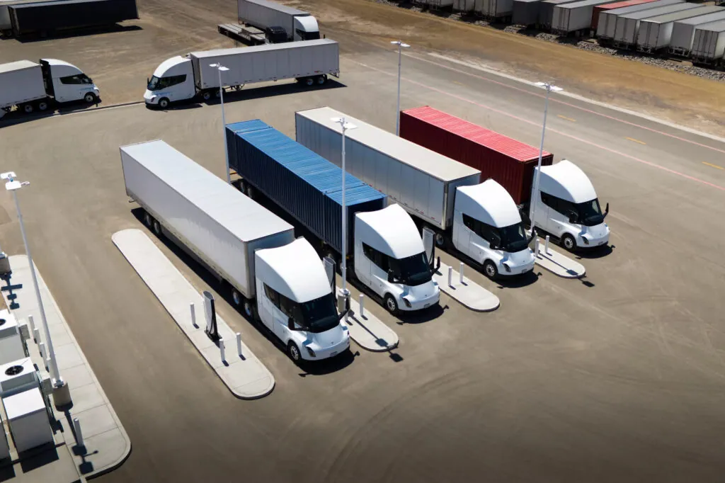 Оголошена Трампом тарифна політика зупинила запуск Tesla Cybercab та вантажівки Semi — photo 3