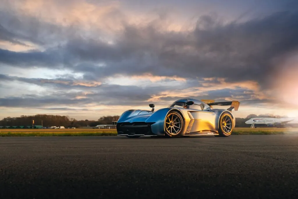 Електричний McMurtry Speirling побив рекорд кола треку Top Gear — photo 5