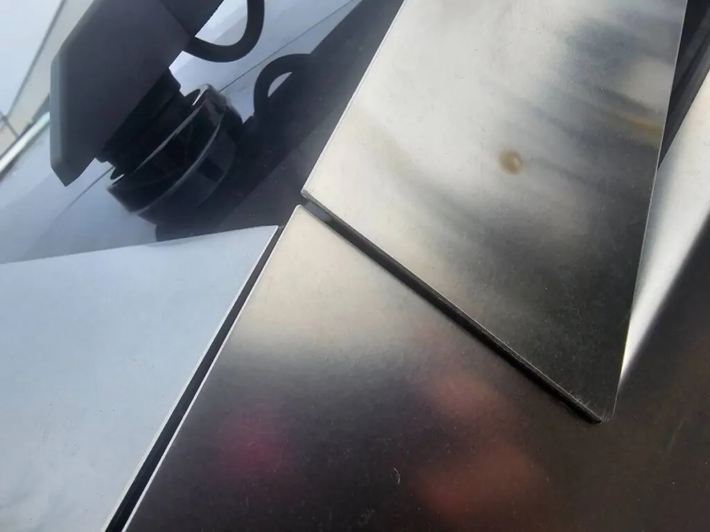 Відкликані Tesla Cybertruck повернули власникам у ще гіршому стані — photo 3