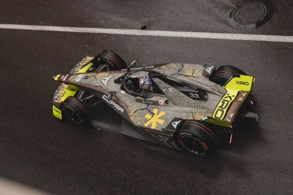 Електричний концепт-кар Jaguar Type 00 показали напередодні етапу Formula E — photo 2