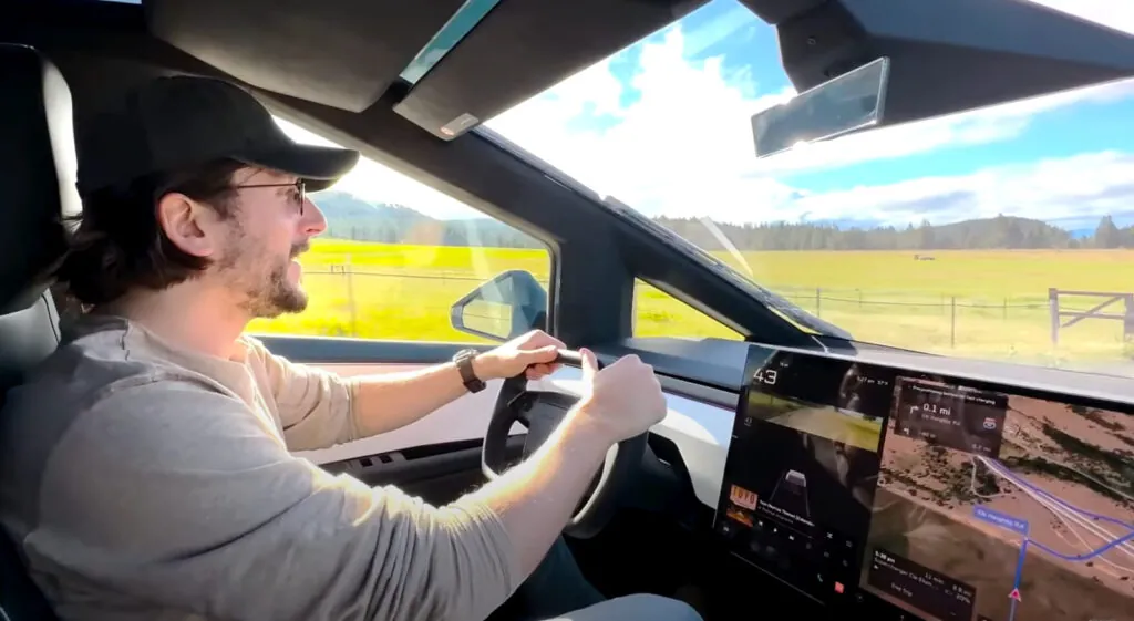 Tesla “підклала свиню” власникам Cybertruck: функція, за яку було заплачено, виявилася недоступною — photo 2