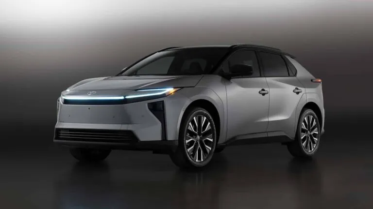 Toyota кардинально оновила свій електрокросовер bZ — photo 41145