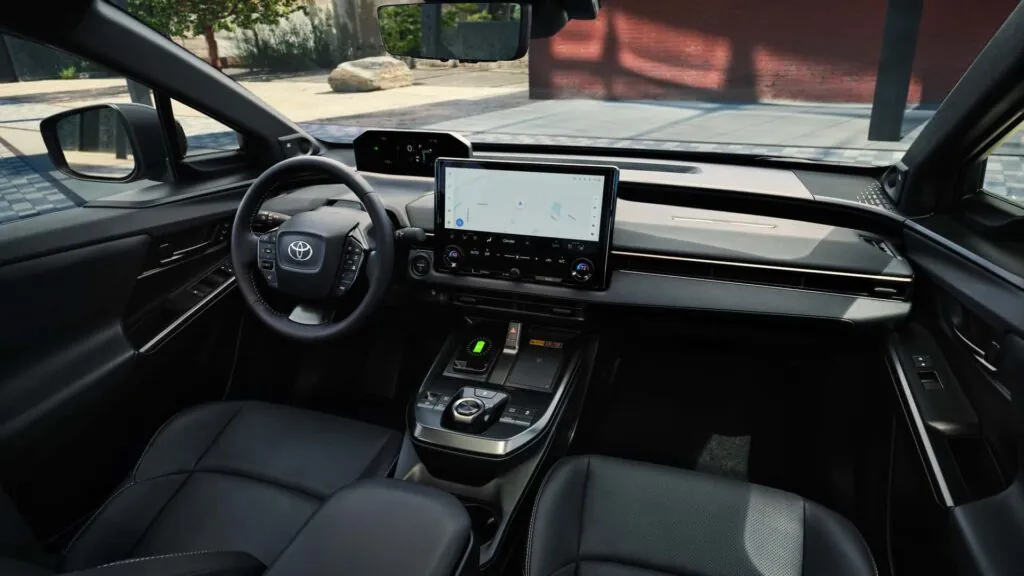 Toyota кардинально оновила свій електрокросовер bZ — photo 6