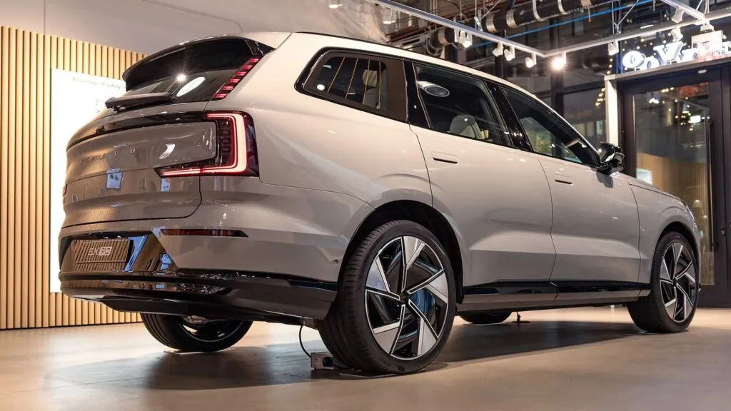 Volvo EX90 здобув титул «Розкішний автомобіль року» від премії World Car Awards — photo 3