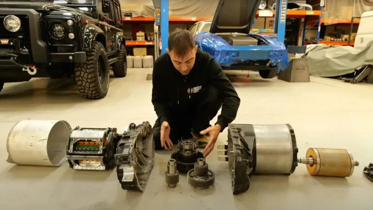 Чому великий електродвигун Tesla – це V8 нового електричного світу — photo 40268
