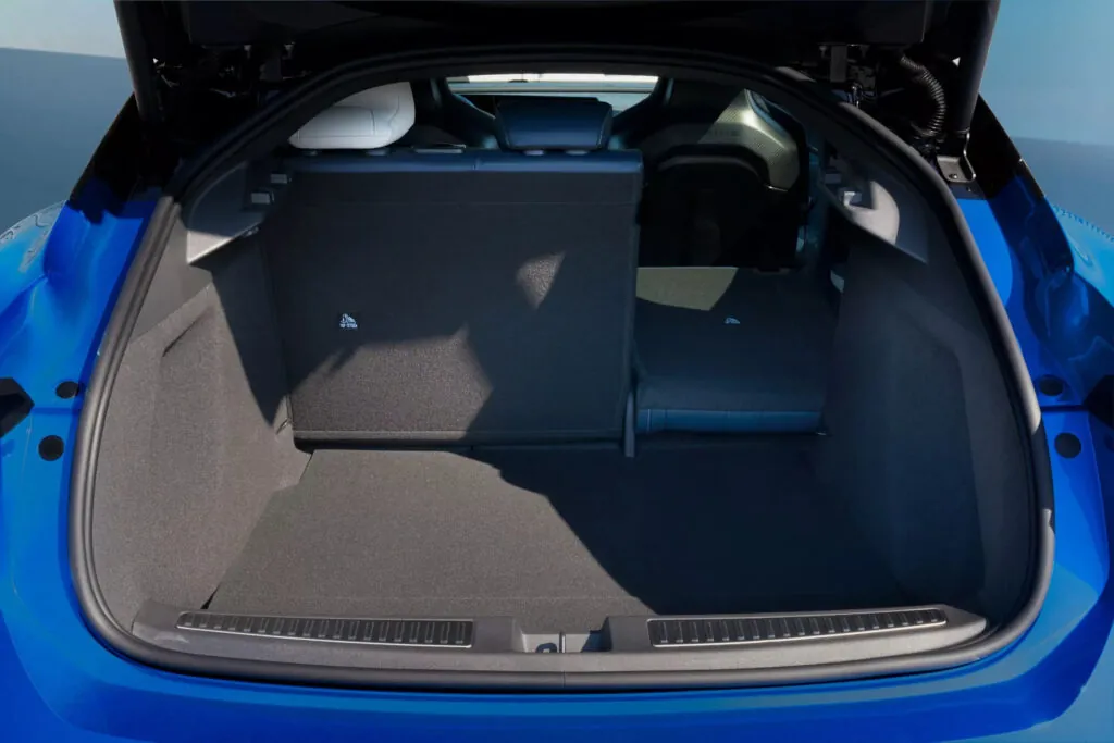 Зустрічайте Alpine A390 – новий електричний спортивний фастбек від Renault Group — photo 8