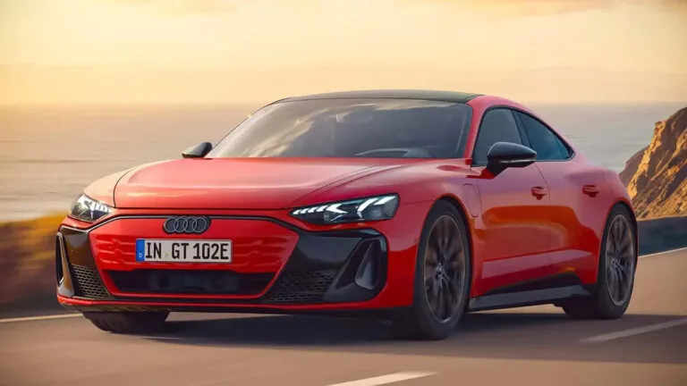 Audi випускає “доступнішу” версію електроседана E-Tron GT — photo 41131