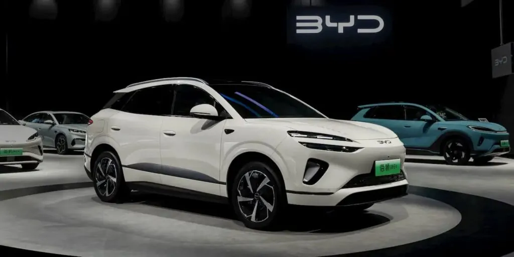 У мережу потрапили перші деталі про новий електричний кросовер BYD Seal 06 — photo 4