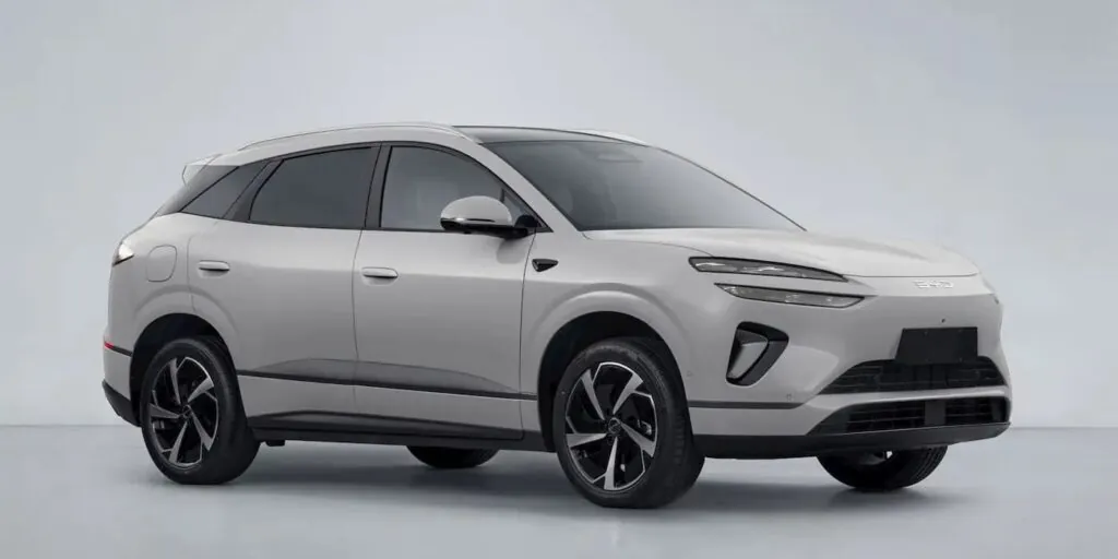 У мережу потрапили перші деталі про новий електричний кросовер BYD Seal 06 — photo 42453