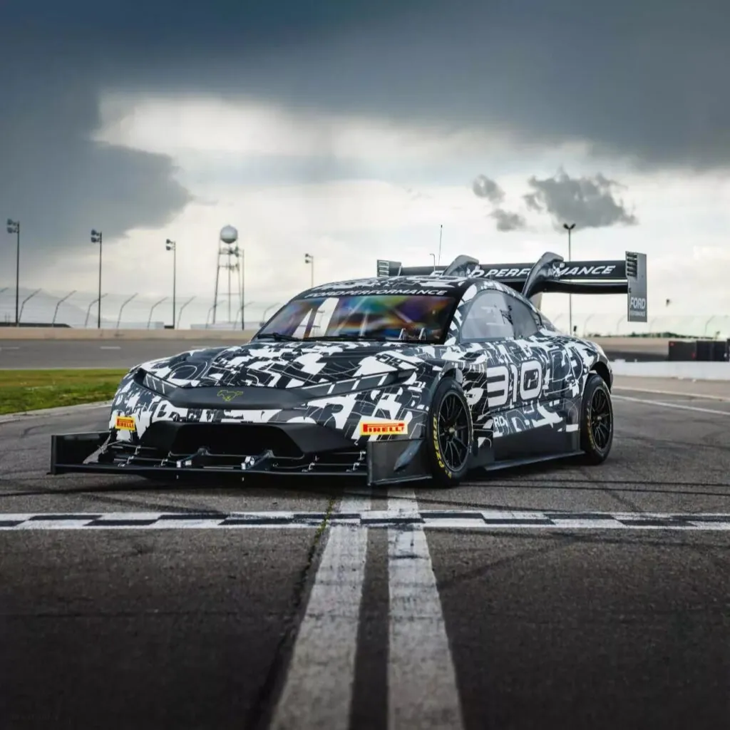 Ford створив унікальний Super Mustang Mach-E Coupe для Pikes Peak потужністю понад 1600 к.с. — photo 2
