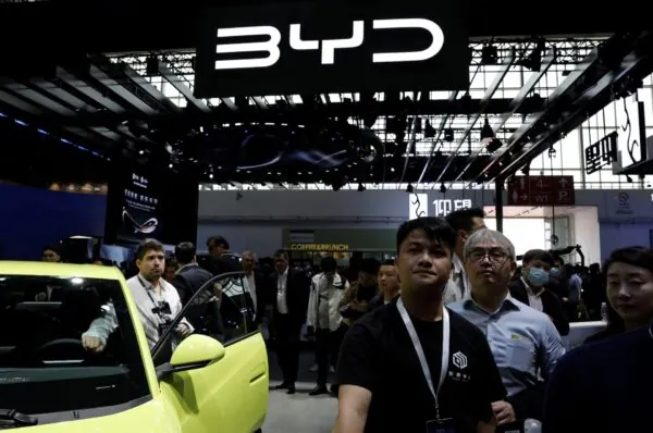 У Китаї спалахнув скандал із продажем «нульових» вживаних електромобілів — photo 42792