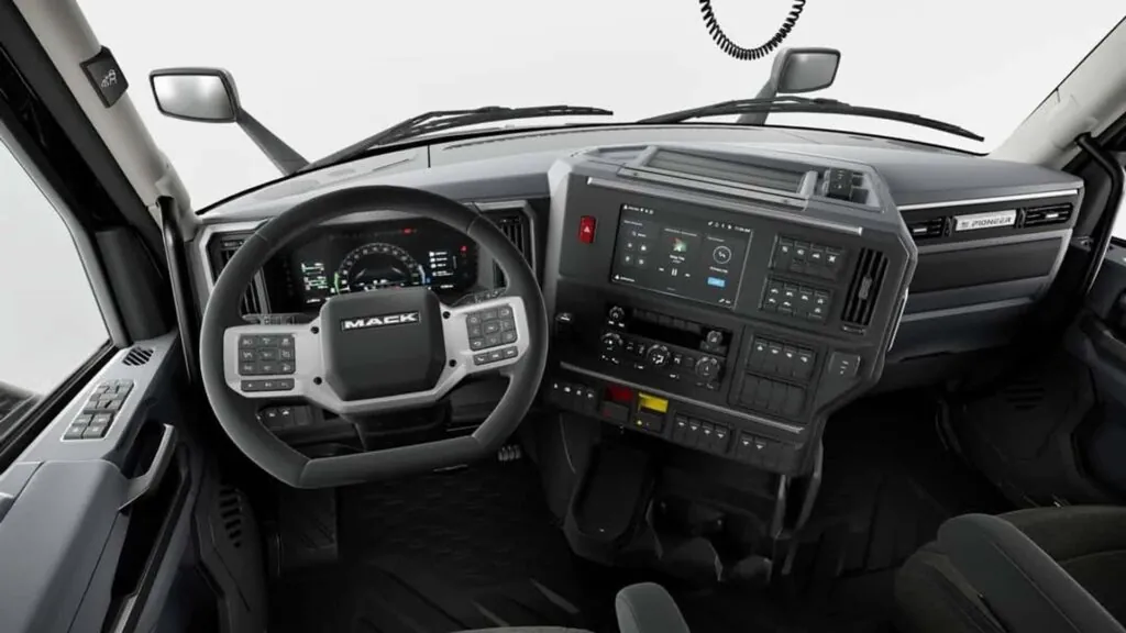 Mack Trucks кидає виклик Tesla Semi: на ринок виходить новий електричний гігант — photo 4