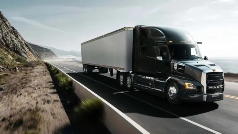 Mack Trucks кидає виклик Tesla Semi: на ринок виходить новий електричний гігант — photo 40319