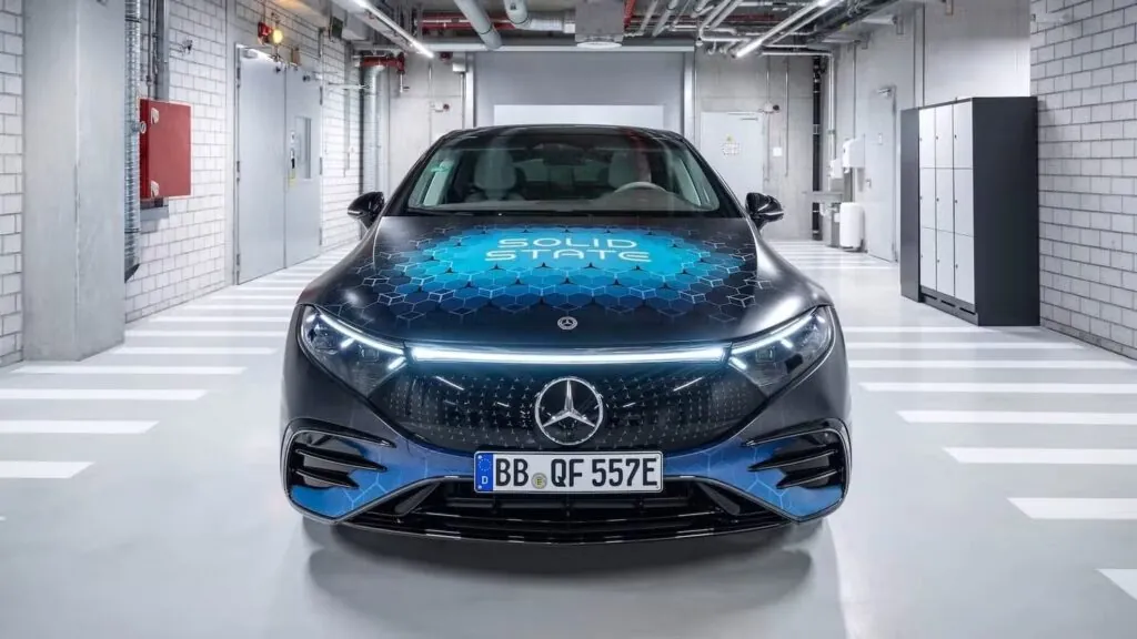 Mercedes-Benz тестує напівтвердотільні батареї для електромобілів — photo 4