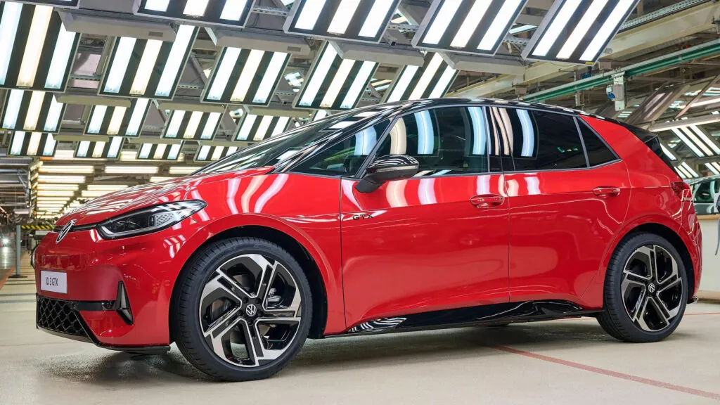 Volkswagen відзначає важливий рубіж – випуск мільйонного електромобіля! — photo 2