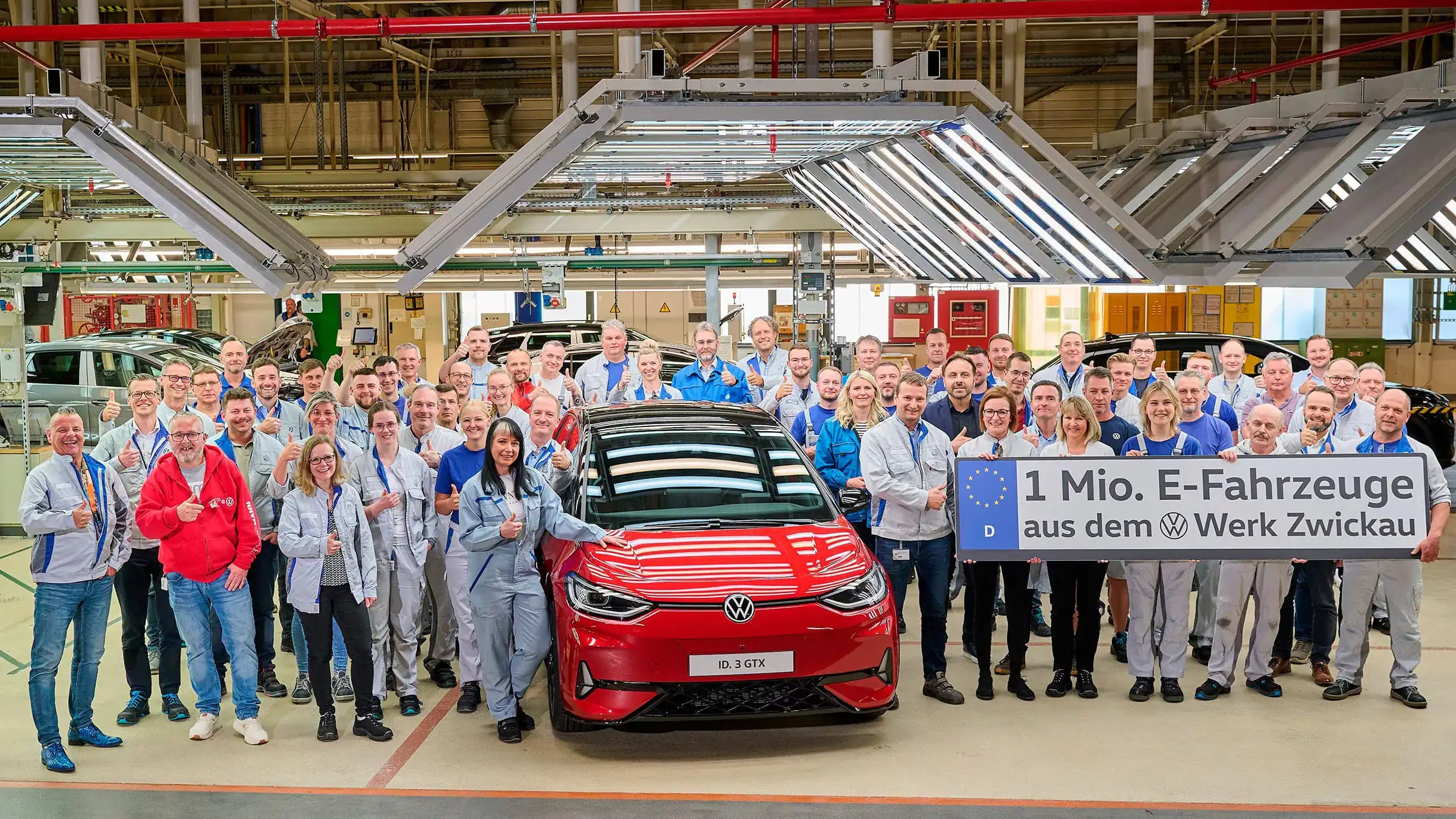 Volkswagen відзначає важливий рубіж – випуск мільйонного електромобіля! — photo 39758