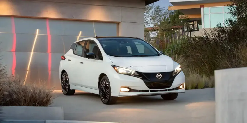 Хакери зламали електромобіль Nissan Leaf — photo 41055