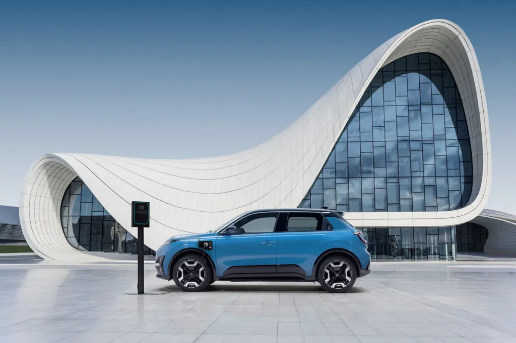 Абсолютно новый Nissan Micra возвращается как полностью электрический автомобиль! — photo 5