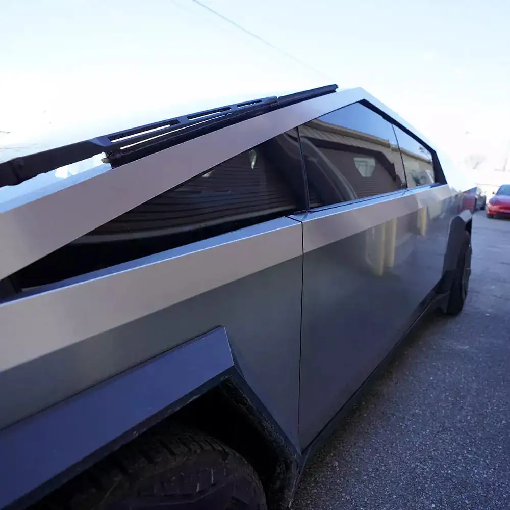 Власники Tesla Cybertruck, які не в захваті від стандартних дзеркал, знайшли “рішення” — photo 6